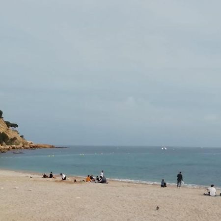 Au Calme, 200M Du Centre T2 Avec Balcon Et Parking Lägenhet Cassis Exteriör bild
