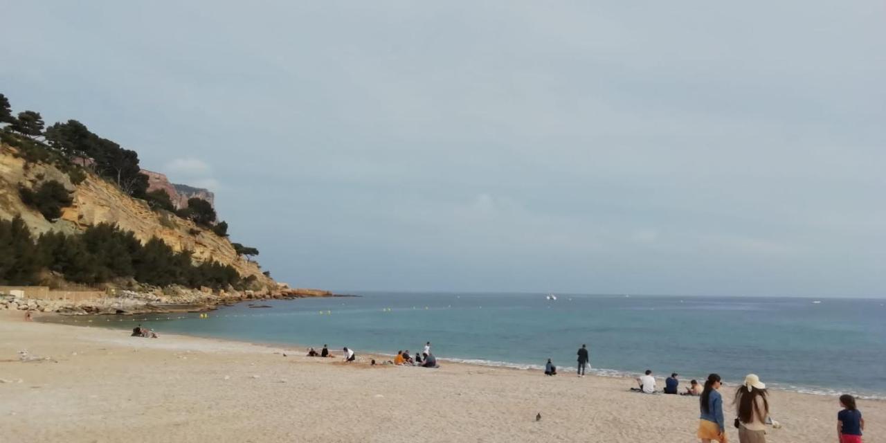 Au Calme, 200M Du Centre T2 Avec Balcon Et Parking Lägenhet Cassis Exteriör bild