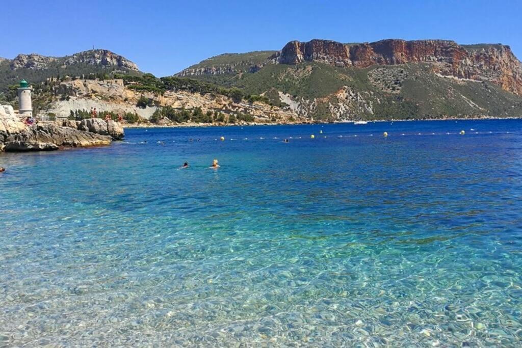 Au Calme, 200M Du Centre T2 Avec Balcon Et Parking Lägenhet Cassis Exteriör bild