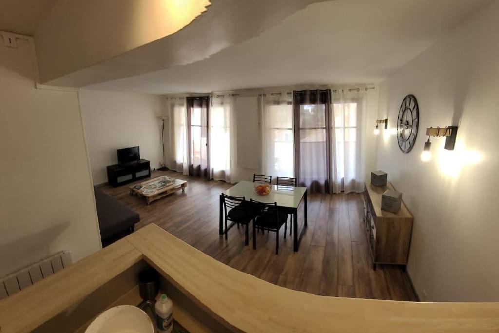 Au Calme, 200M Du Centre T2 Avec Balcon Et Parking Lägenhet Cassis Exteriör bild