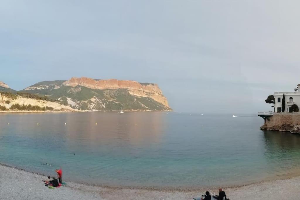Au Calme, 200M Du Centre T2 Avec Balcon Et Parking Lägenhet Cassis Exteriör bild