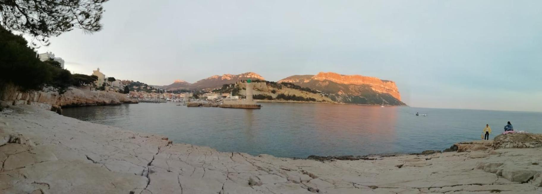 Au Calme, 200M Du Centre T2 Avec Balcon Et Parking Lägenhet Cassis Rum bild